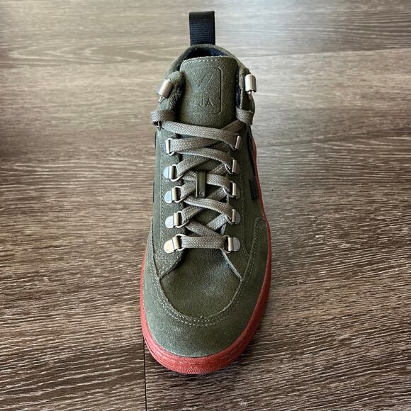 NWOT Veja Roraima Green Suede Hiking Sneakers Black V Logo Red Gum Sole Size 5 - Picture 3 of 15